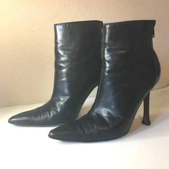 MANOLO BLAHNIK Black Leather Point Toe Ankle Boots 💋 SIZE 38 - Picture 3 of 16